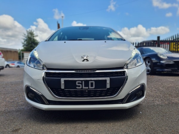 Used Peugeot 208 2019 for sale - 75243185: Photo 2