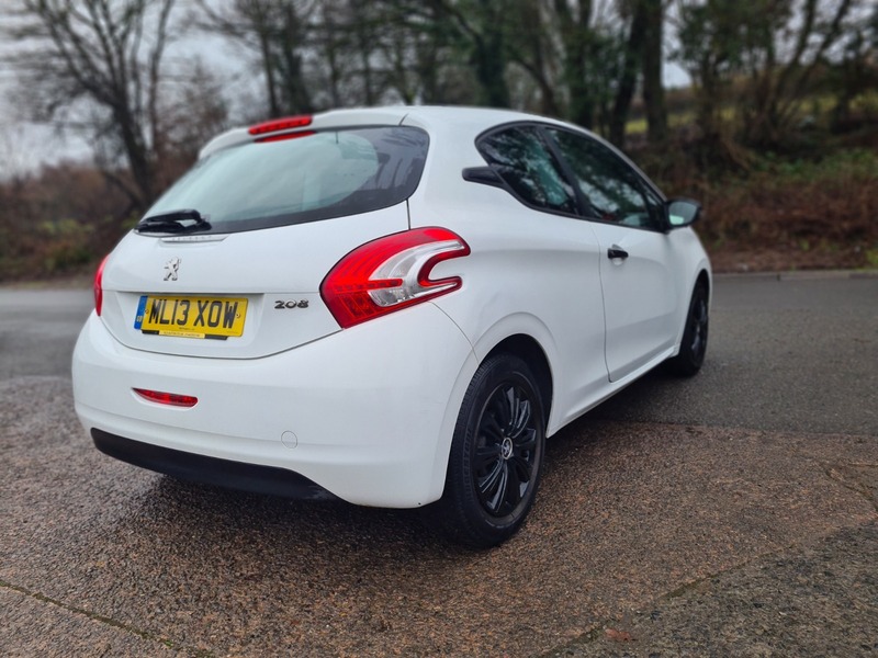 Used Peugeot 208 2013 for sale - 77276996: Photo 5