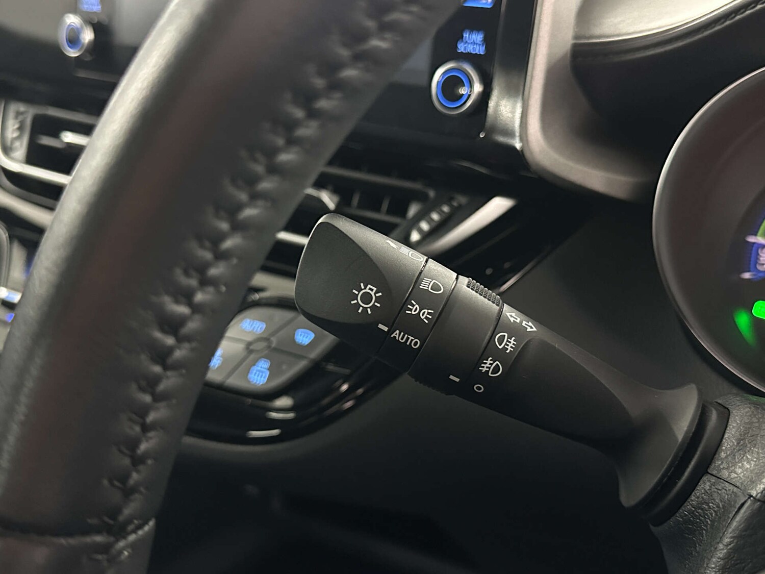 Used Toyota C-HR 2023 for sale - 77590711: Photo 20