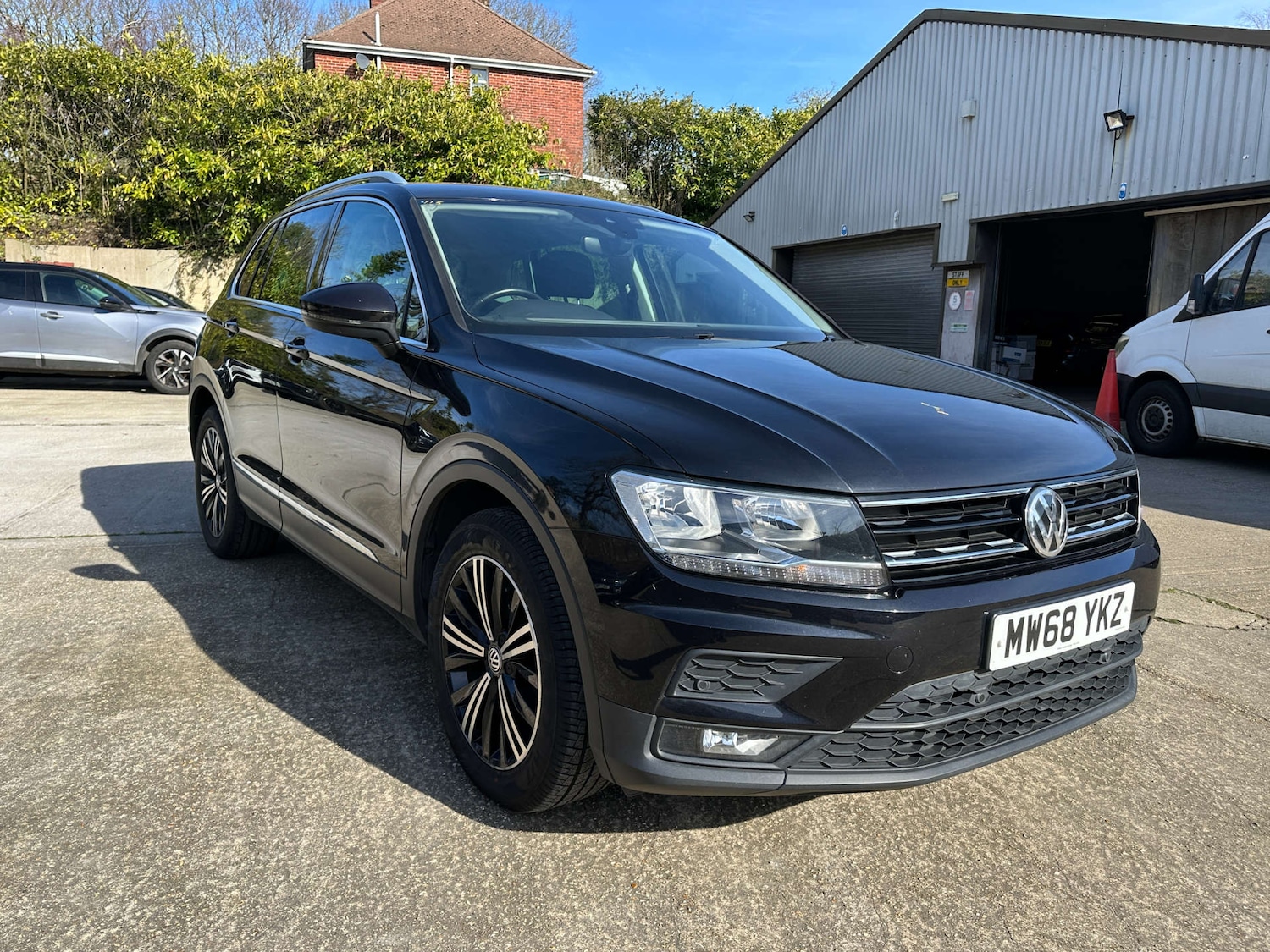 Used Volkswagen Tiguan 2019 for sale - 77905725: Photo 1