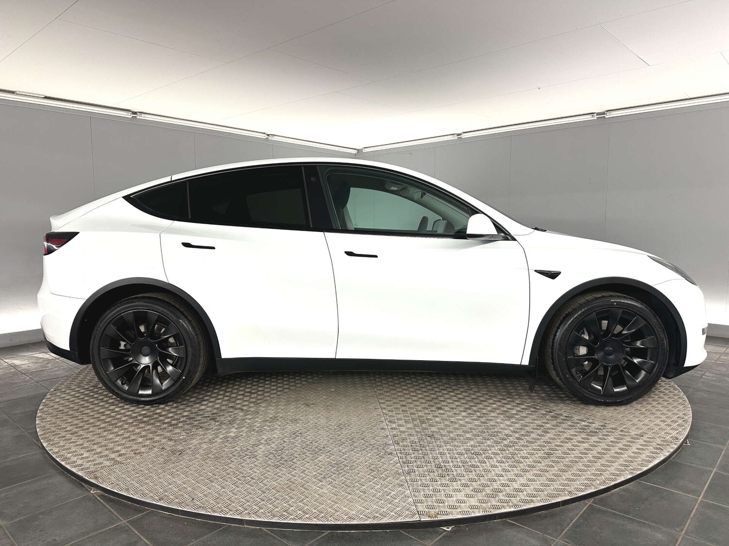 Used Tesla Model Y 2023 for sale - 77590740: Photo 8