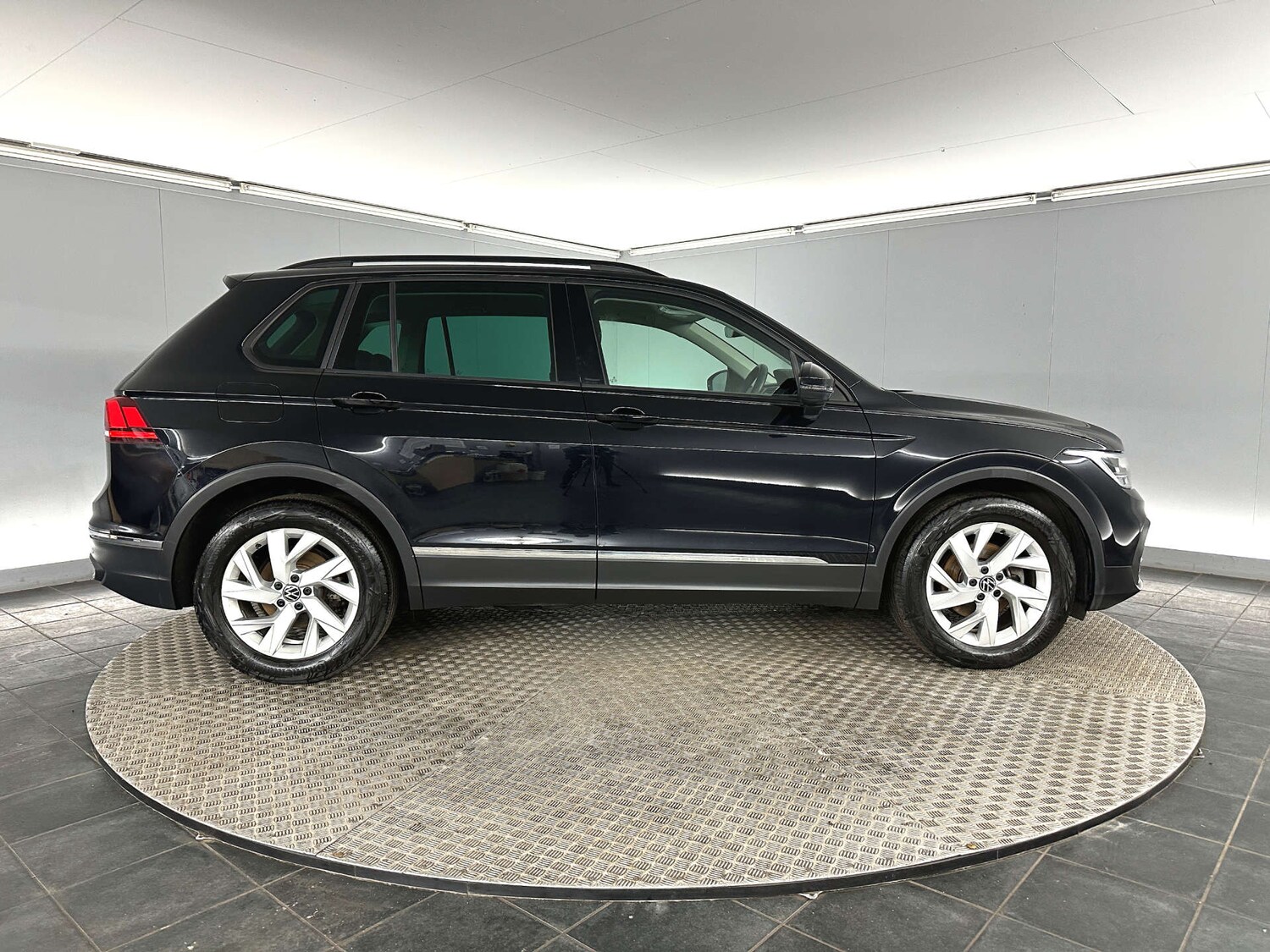 Used Volkswagen Tiguan 2021 for sale - 77590795: Photo 10