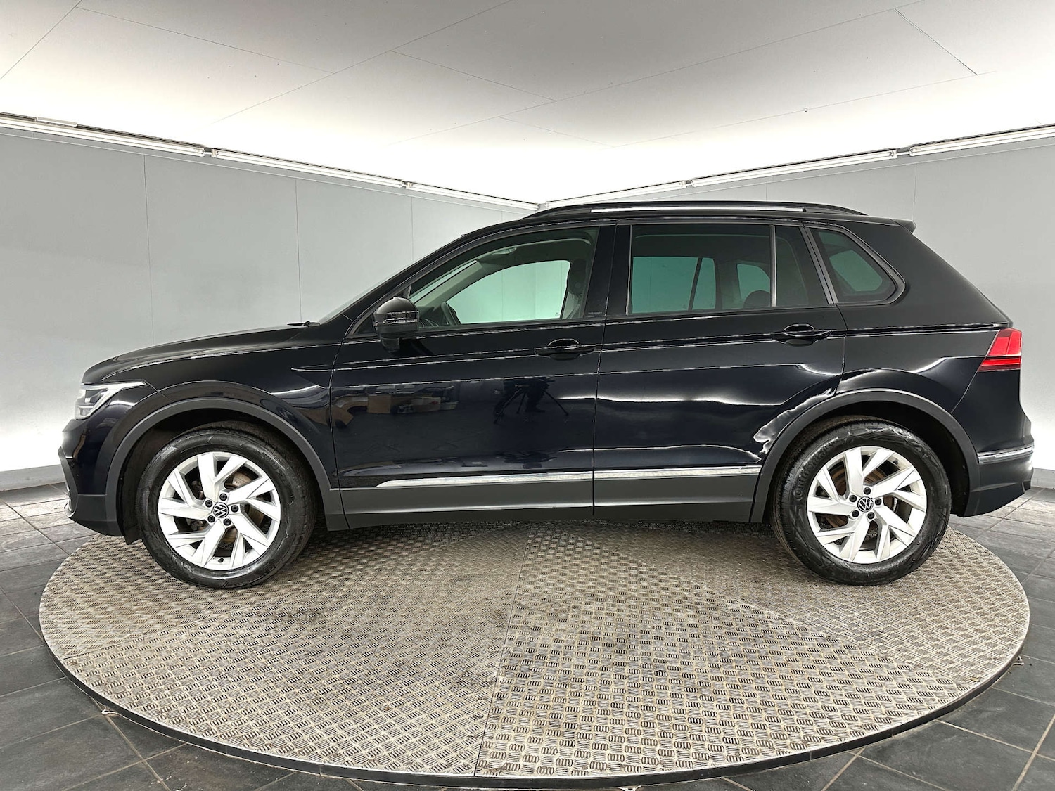 Used Volkswagen Tiguan 2021 for sale - 77590795: Photo 6