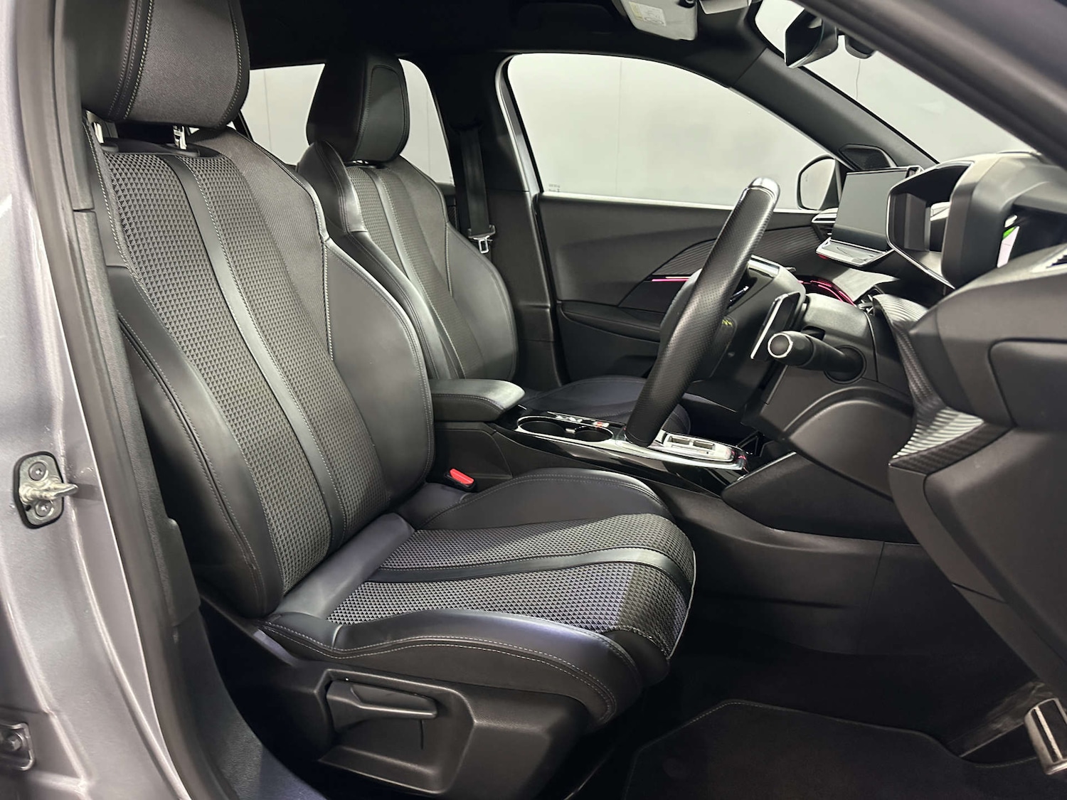 Used Peugeot 2008 2023 for sale - 77905729: Photo 10