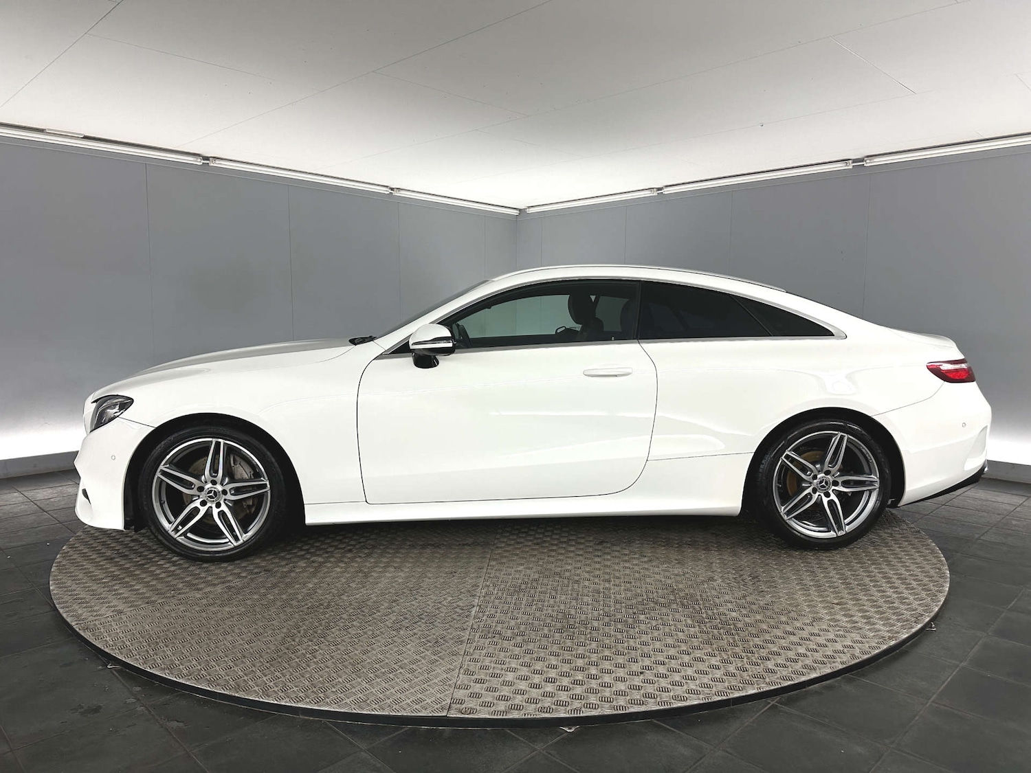 Used Mercedes-Benz E Class 2018 for sale - 77590805: Photo 6
