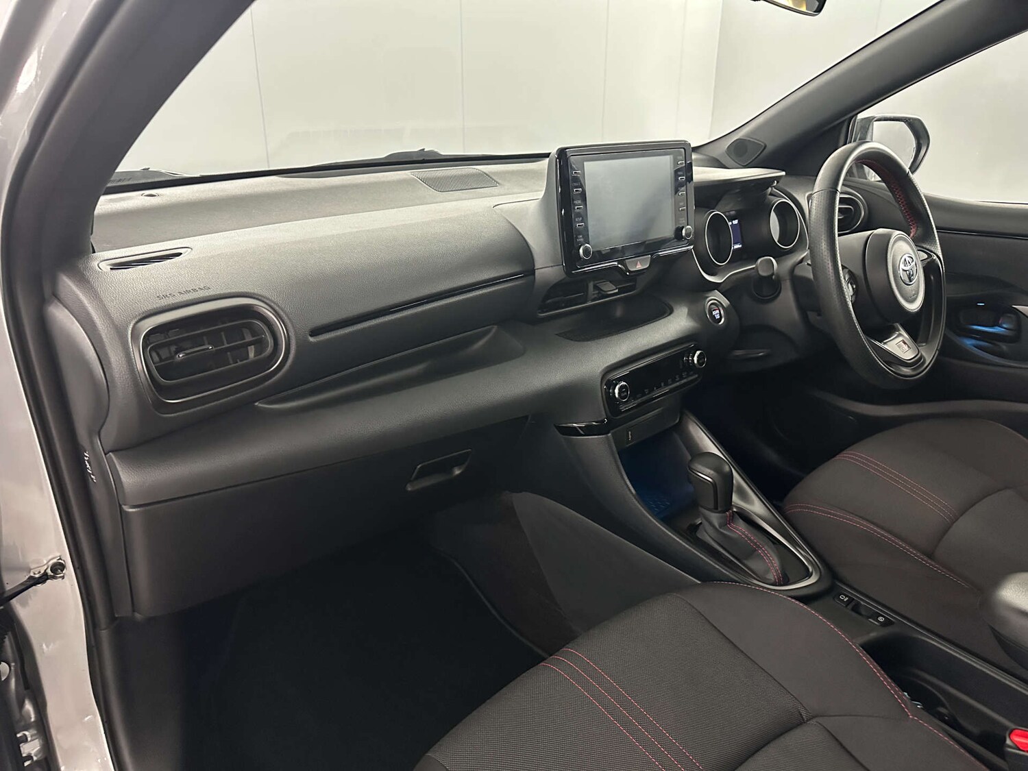 Used Toyota Yaris 2022 for sale - 77759707: Photo 11