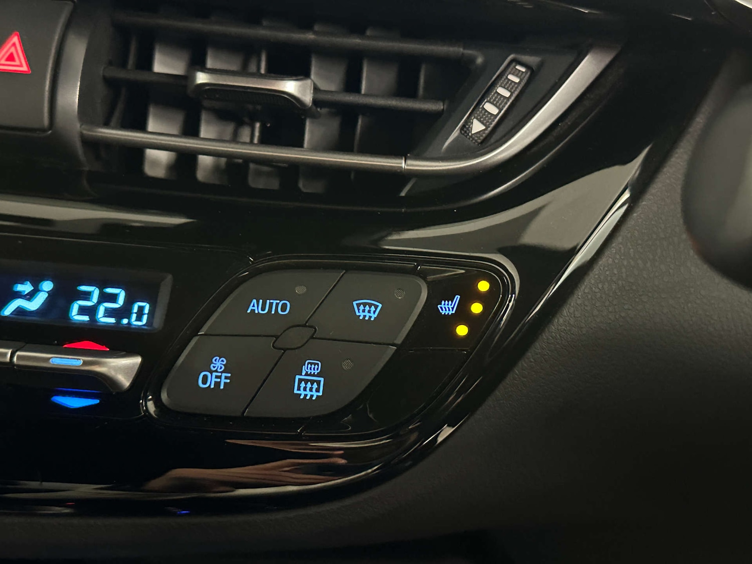 Used Toyota C-HR 2022 for sale - 77590730: Photo 27