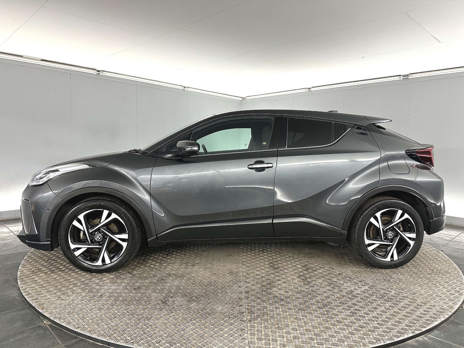 Used Toyota C-HR 2022 for sale - 77590730: Photo 4