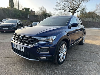 Used Volkswagen T-Roc 2019 for sale - 77667871: Photo