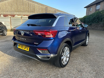 Used Volkswagen T-Roc 2019 for sale - 77667871: Photo