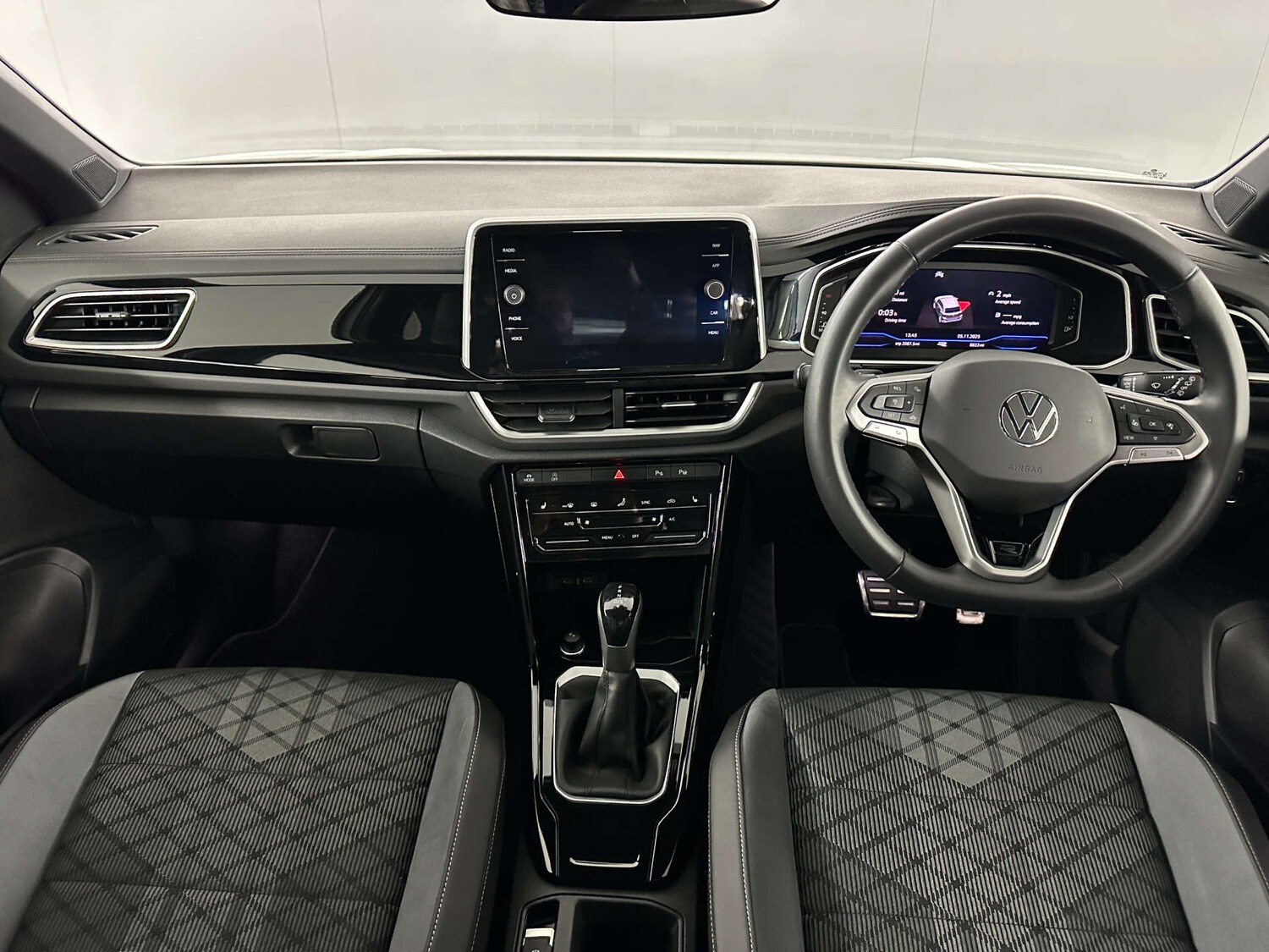 Used Volkswagen T-Roc 2024 for sale - 77759649: Photo 15