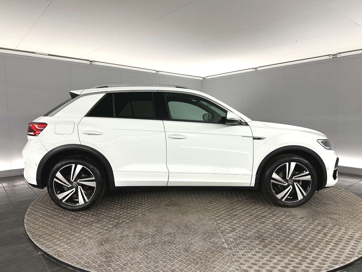 Used Volkswagen T-Roc 2024 for sale - 77759649: Photo 8