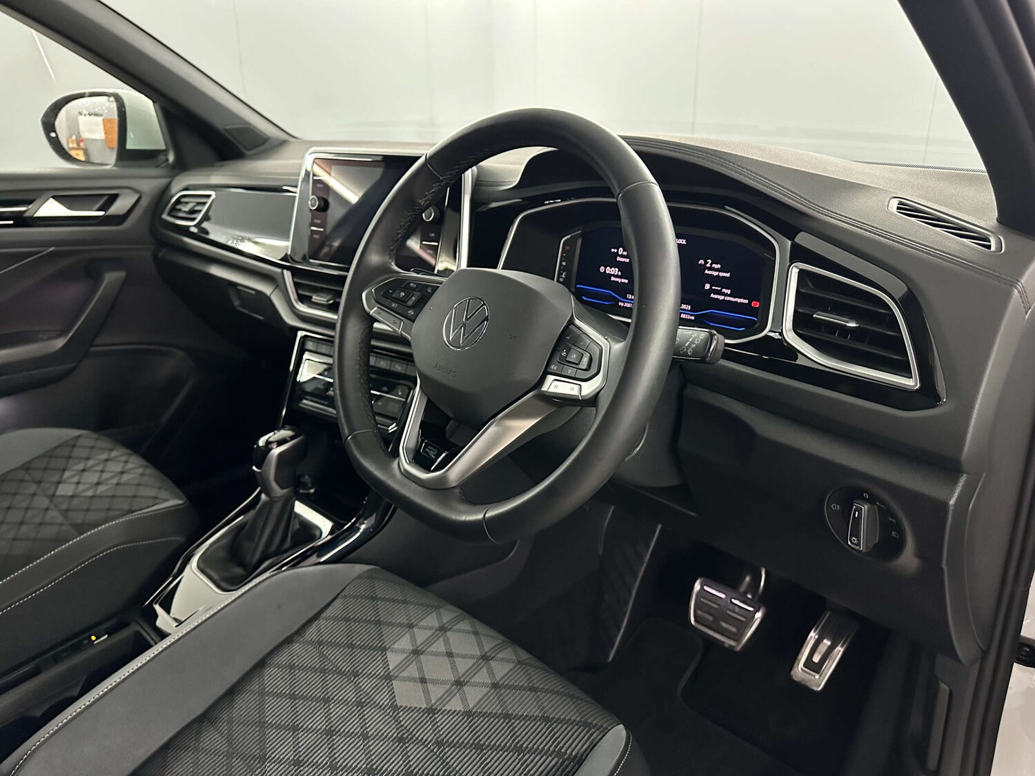 Used Volkswagen T-Roc 2024 for sale - 77759649: Photo 9