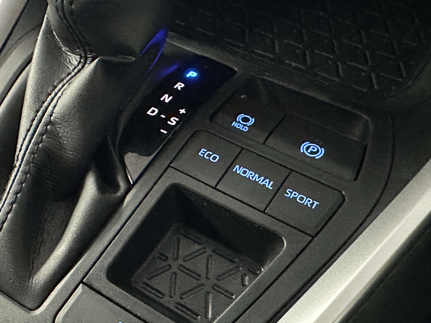 Used Toyota RAV4 2022 for sale - 77590770: Photo 28