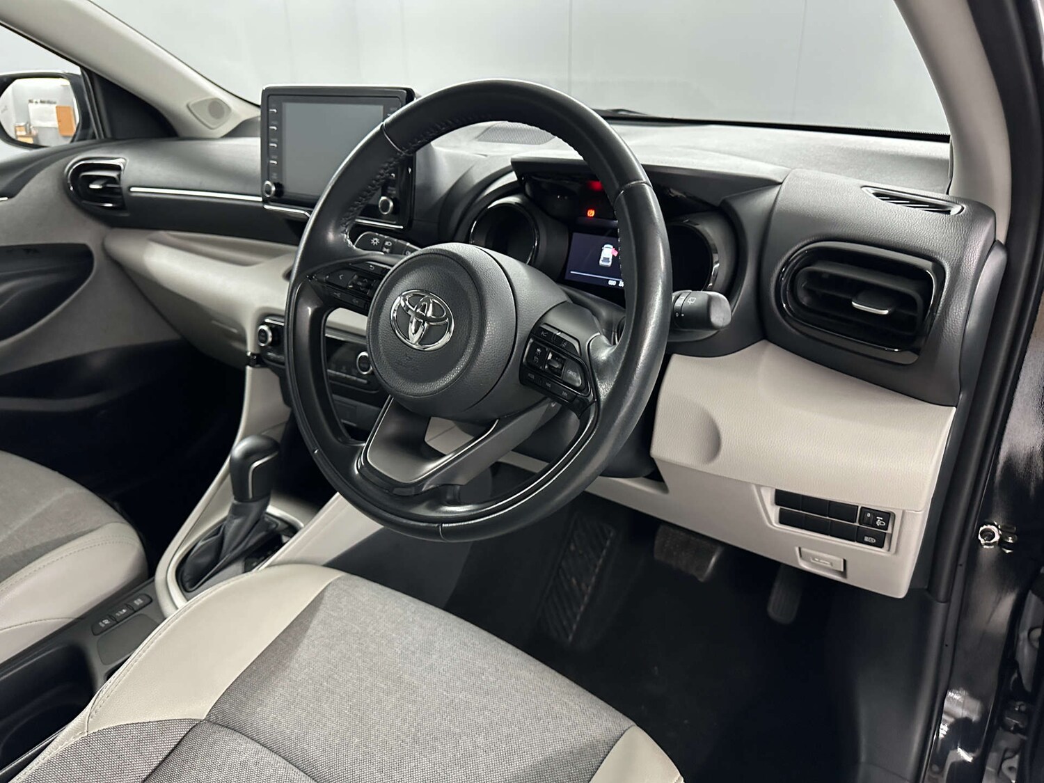 Used Toyota Yaris 2022 for sale - 77590700: Photo 9