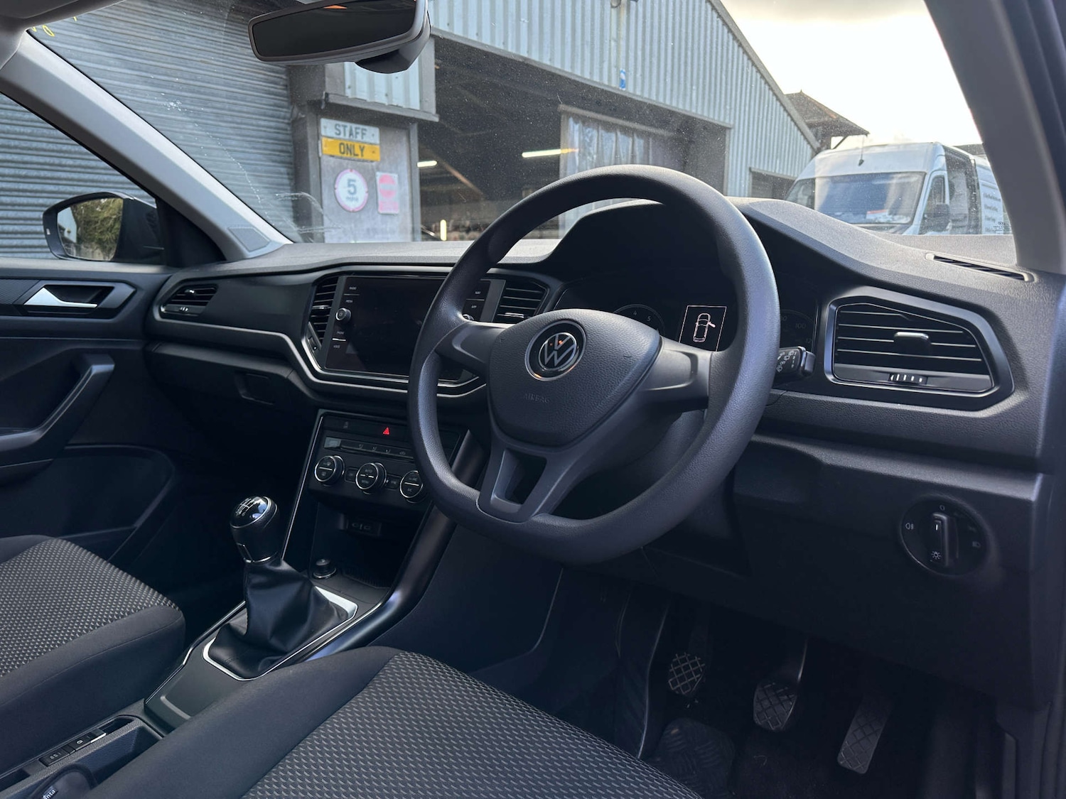 Used Volkswagen T-Roc 2021 for sale - 77735107: Photo 4