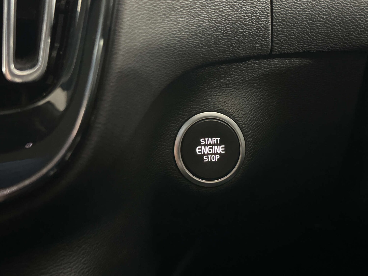 Used Volvo XC40 2018 for sale - 77590783: Photo 34