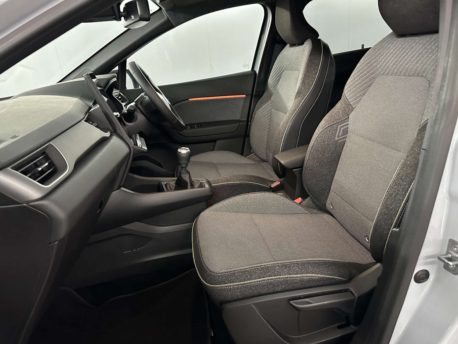 Used Renault Captur 2025 for sale - 77590779: Photo 15