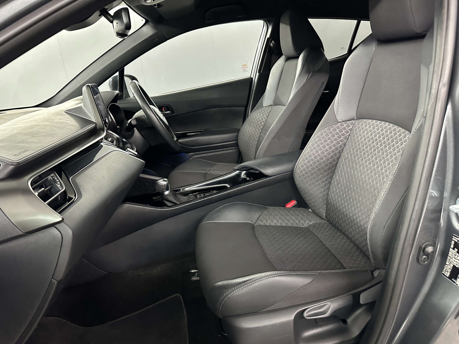 Used Toyota C-HR 2022 for sale - 77759703: Photo 12