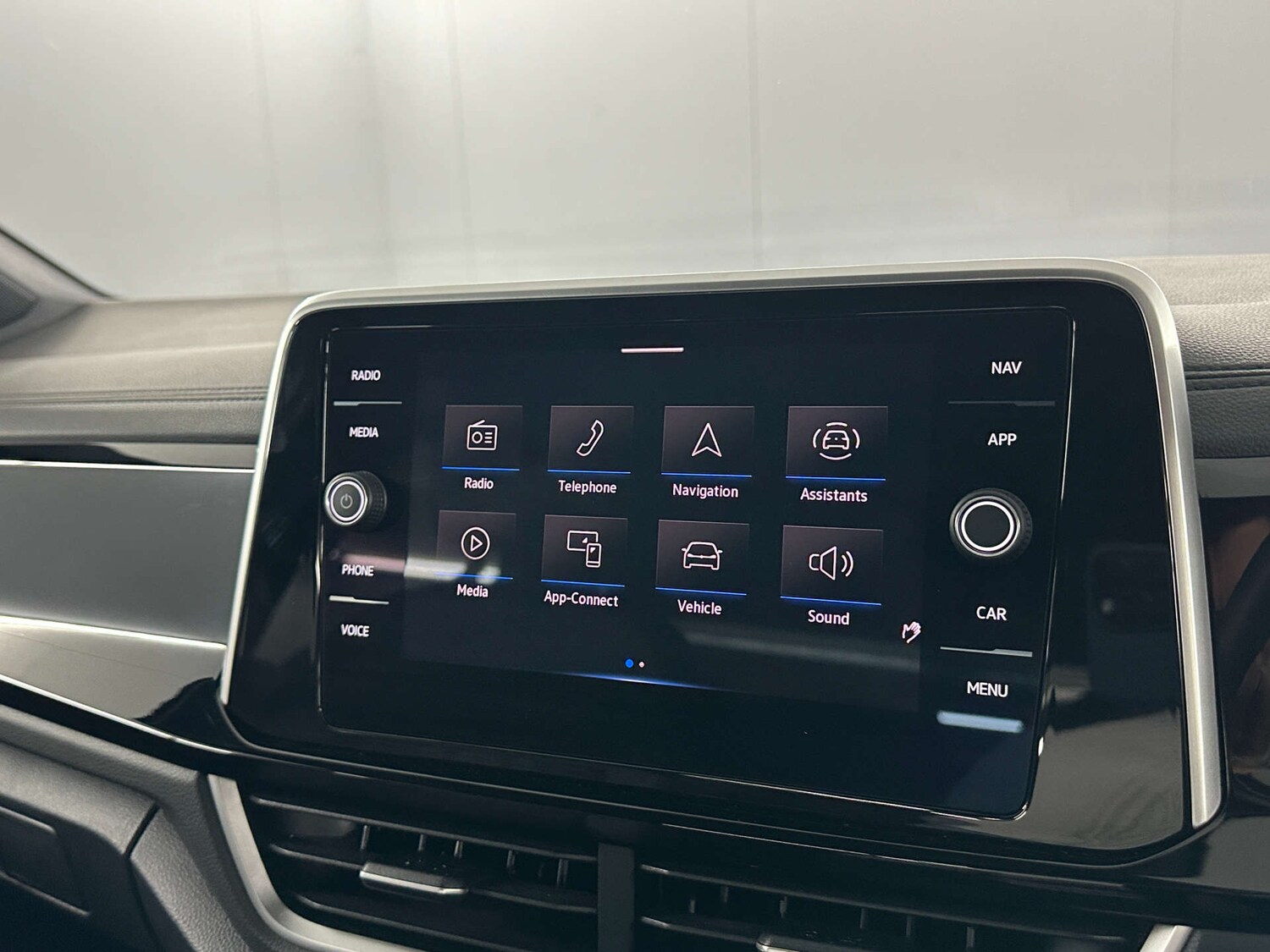 Used Volkswagen T-Roc 2024 for sale - 77590712: Photo 32