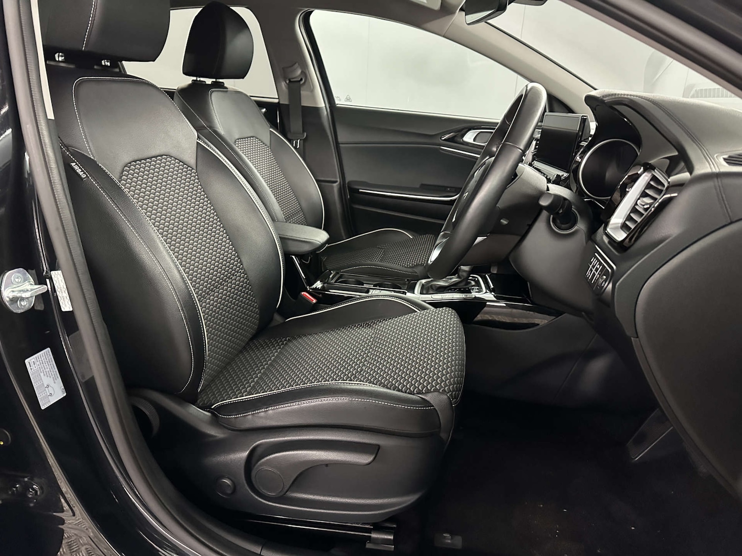 Used Kia XCeed 2023 for sale - 77590732: Photo 10