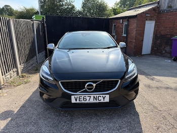 Used Volvo V40 2018 for sale - 79316090: Photo