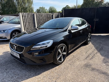Used Volvo V40 2018 for sale - 79316090: Photo