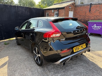 Used Volvo V40 2018 for sale - 79316090: Photo