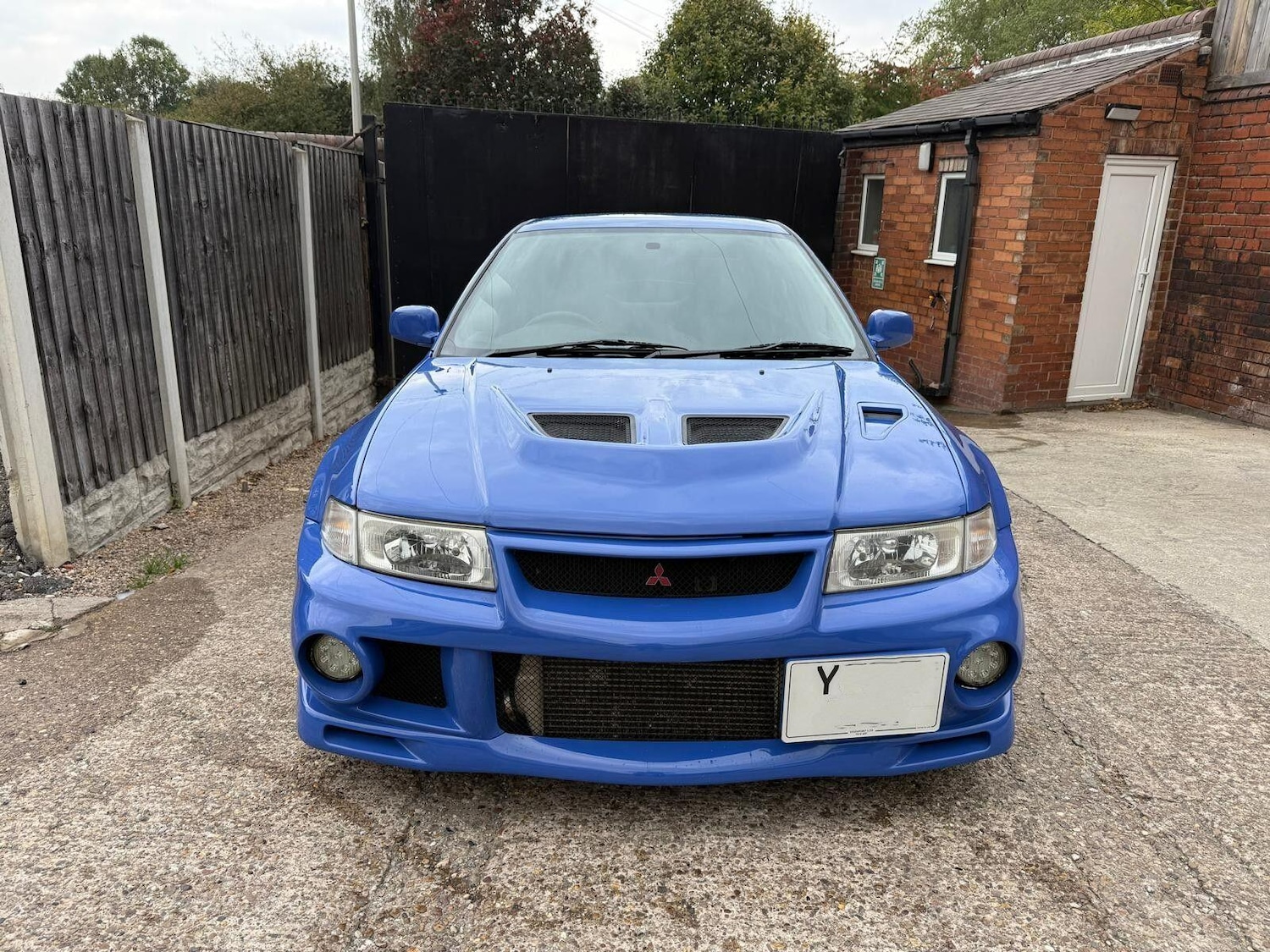 Used Mitsubishi Lancer 2001 for sale - 76200121: Photo 2