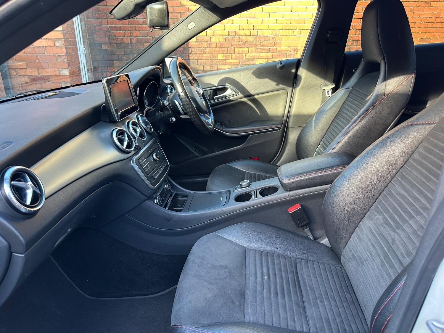 Used Mercedes-Benz CLA 2015 for sale - 76200772: Photo 9