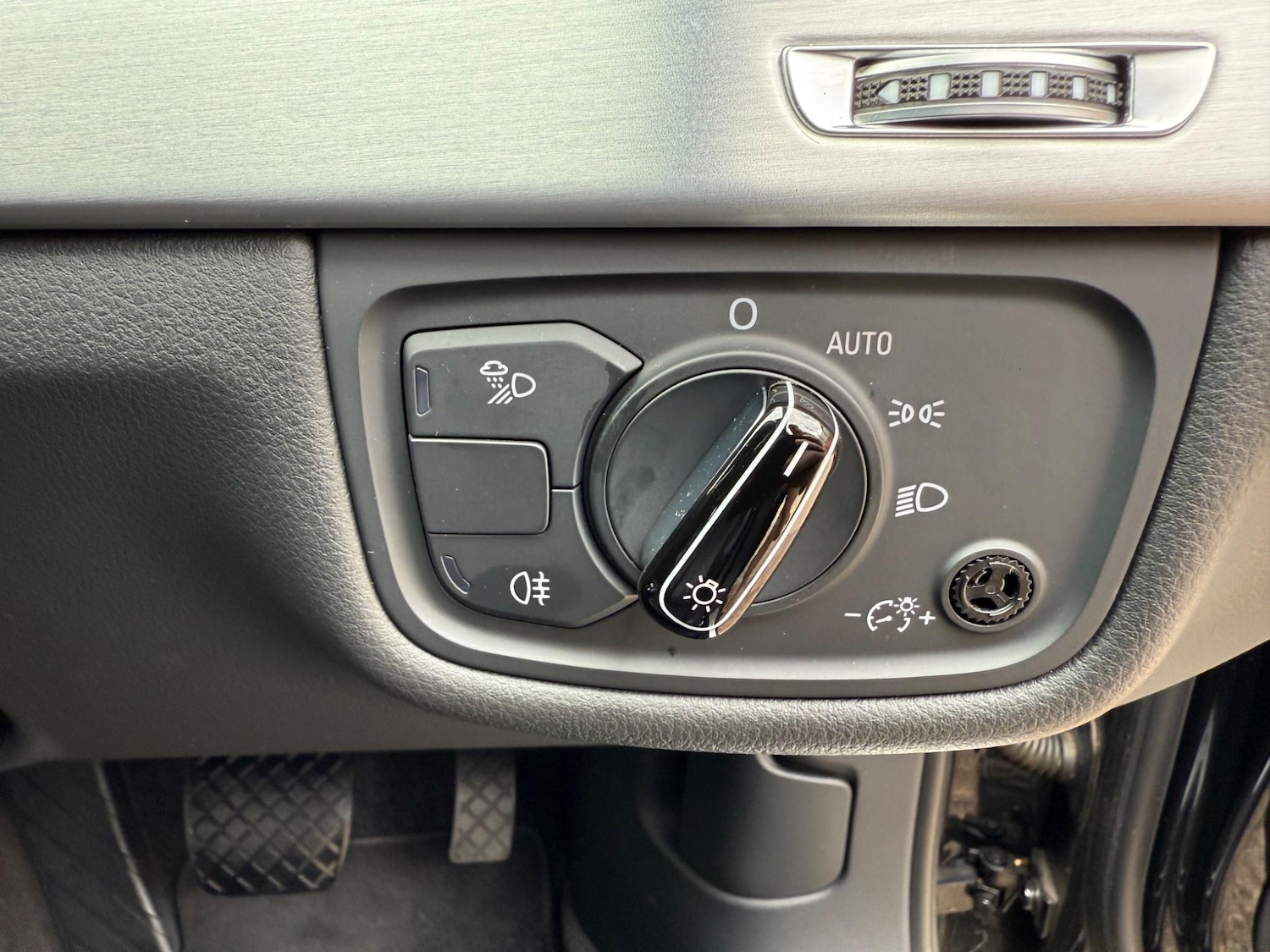 Vehicle 28