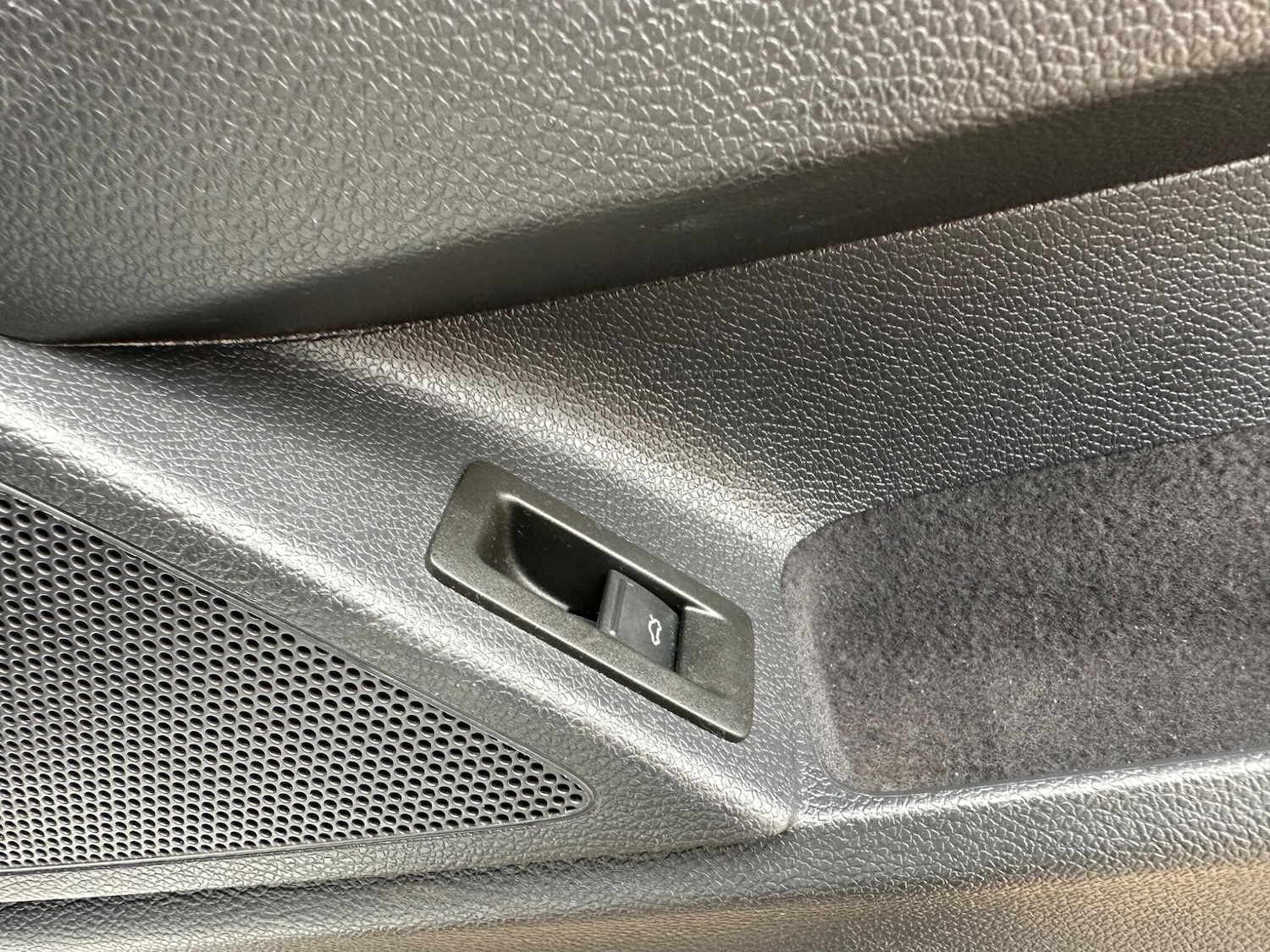 Used Volkswagen Scirocco 2012 for sale - 76539110: Photo 13