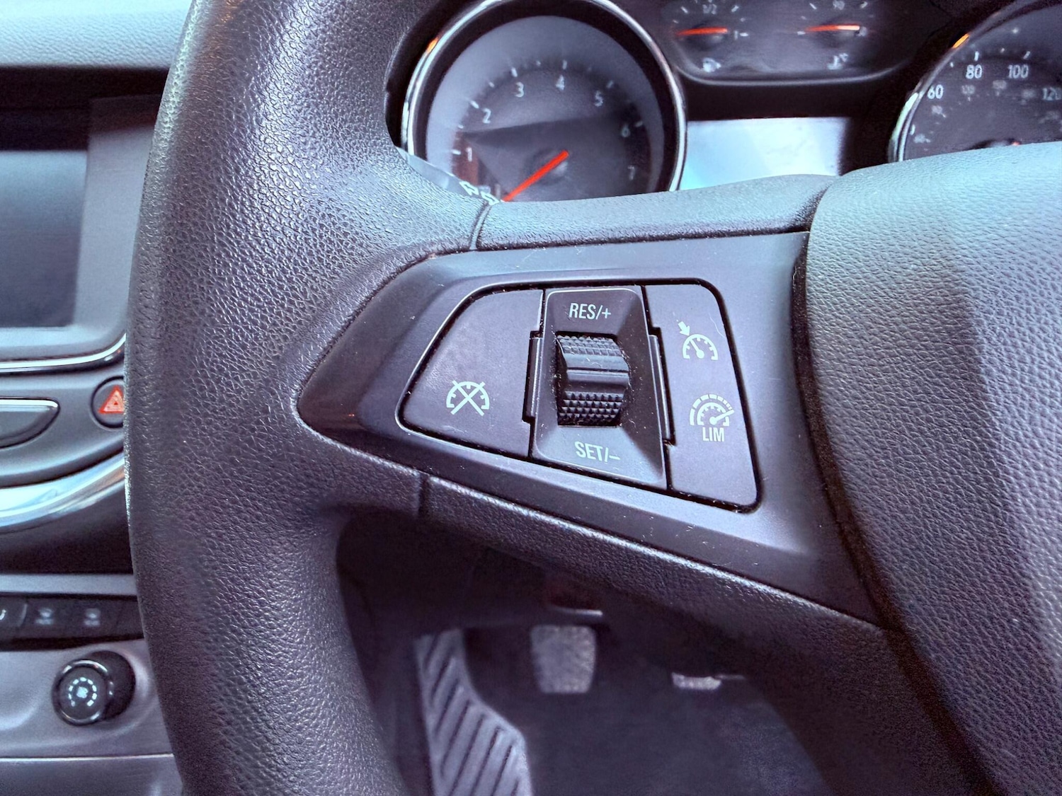 Used Vauxhall Astra 2016 for sale - 77671649: Photo 13