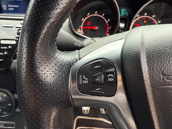 Used Ford Fiesta 2017 for sale - 76200741: Photo 17