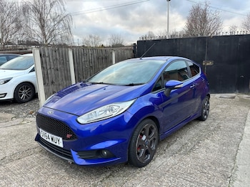 Used Ford Fiesta 2014 for sale - 76801530: Photo