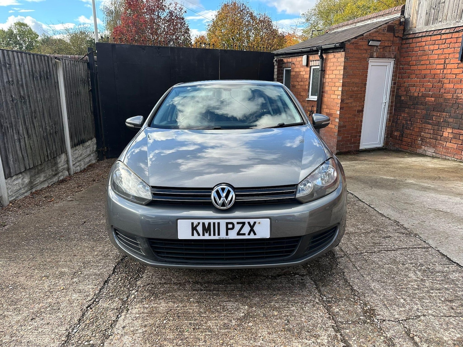 Used Volkswagen Golf 2011 for sale - 76336581: Photo 2