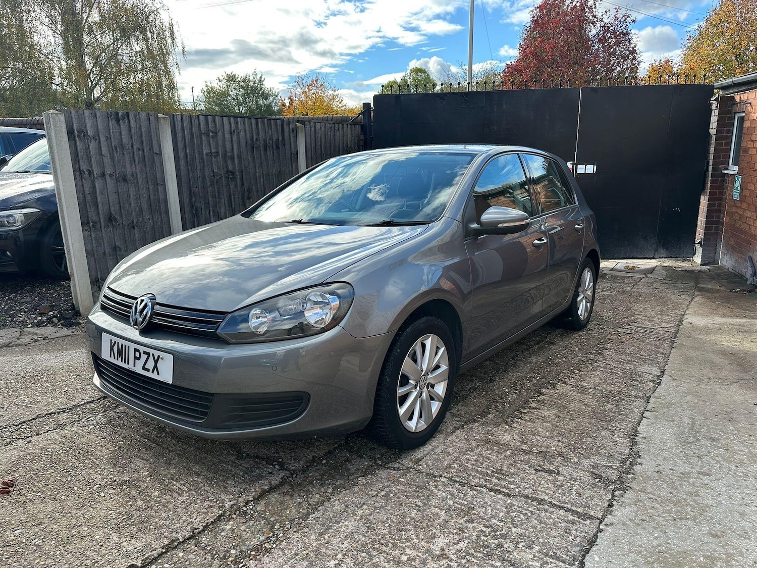Used Volkswagen Golf 2011 for sale - 76336581: Photo 3