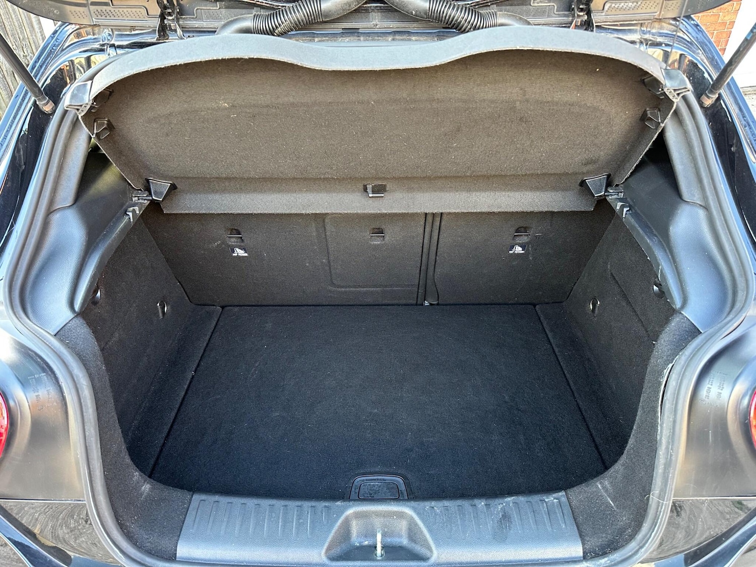 Used Mercedes-Benz A-Class 2014 for sale - 76572547: Photo 7