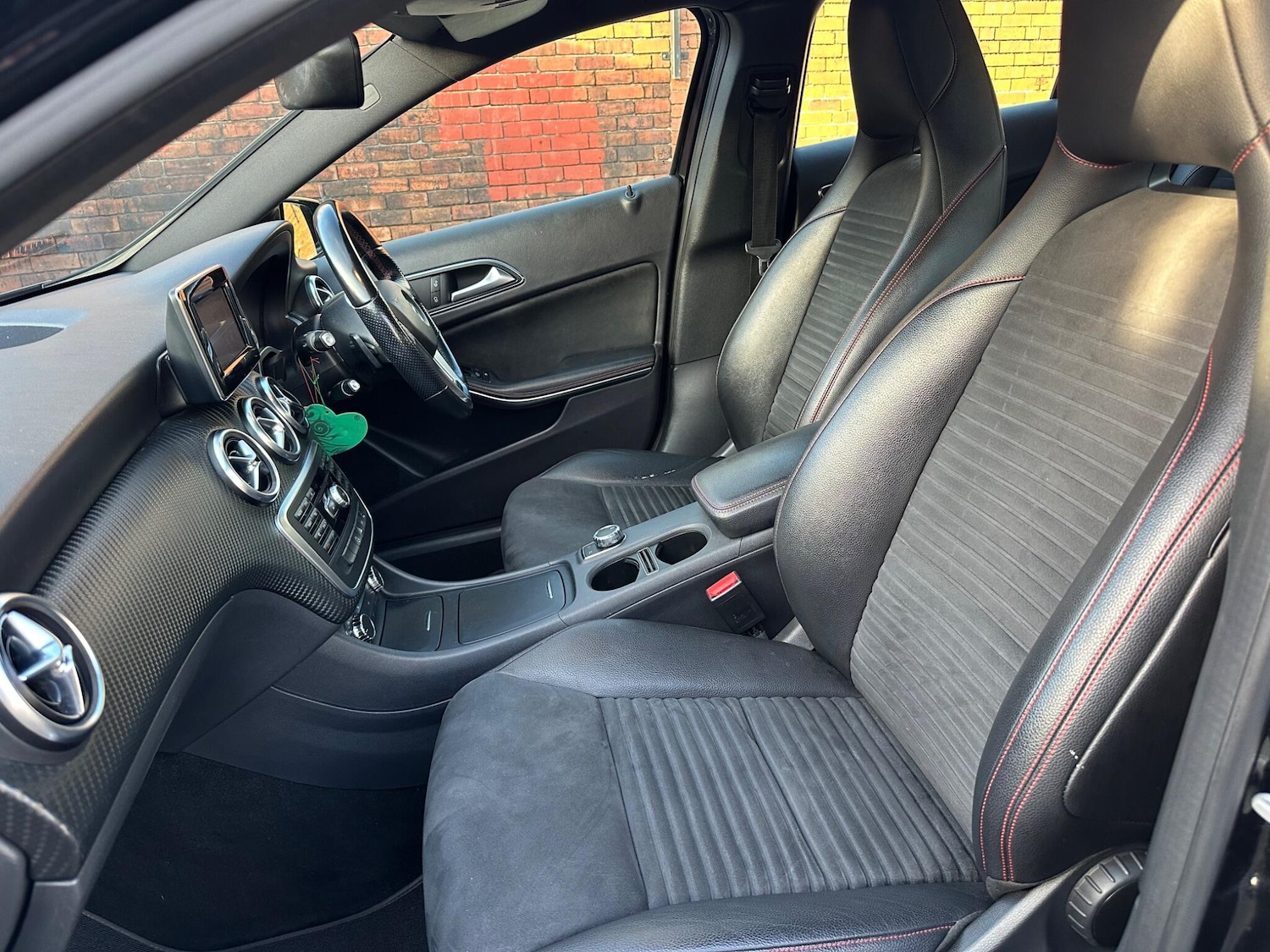 Used Mercedes-Benz A-Class 2014 for sale - 76572547: Photo 9