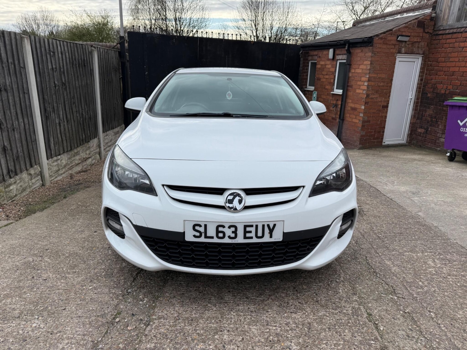 Used Vauxhall Astra 2013 for sale - 78058598: Photo 2