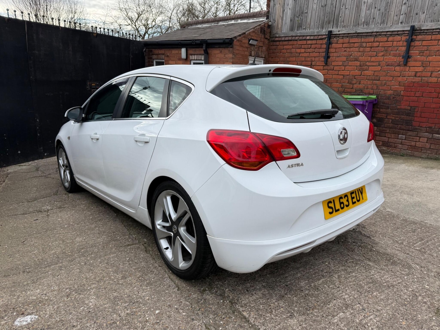 Used Vauxhall Astra 2013 for sale - 78058598: Photo 4