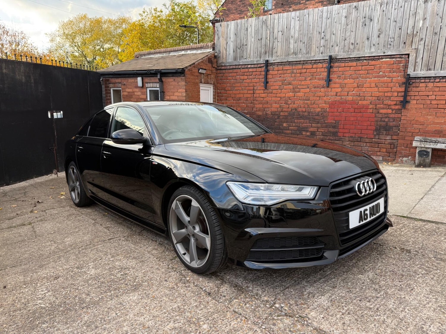 Used Audi A6 Saloon 2015 for sale - 76349386: Photo 1