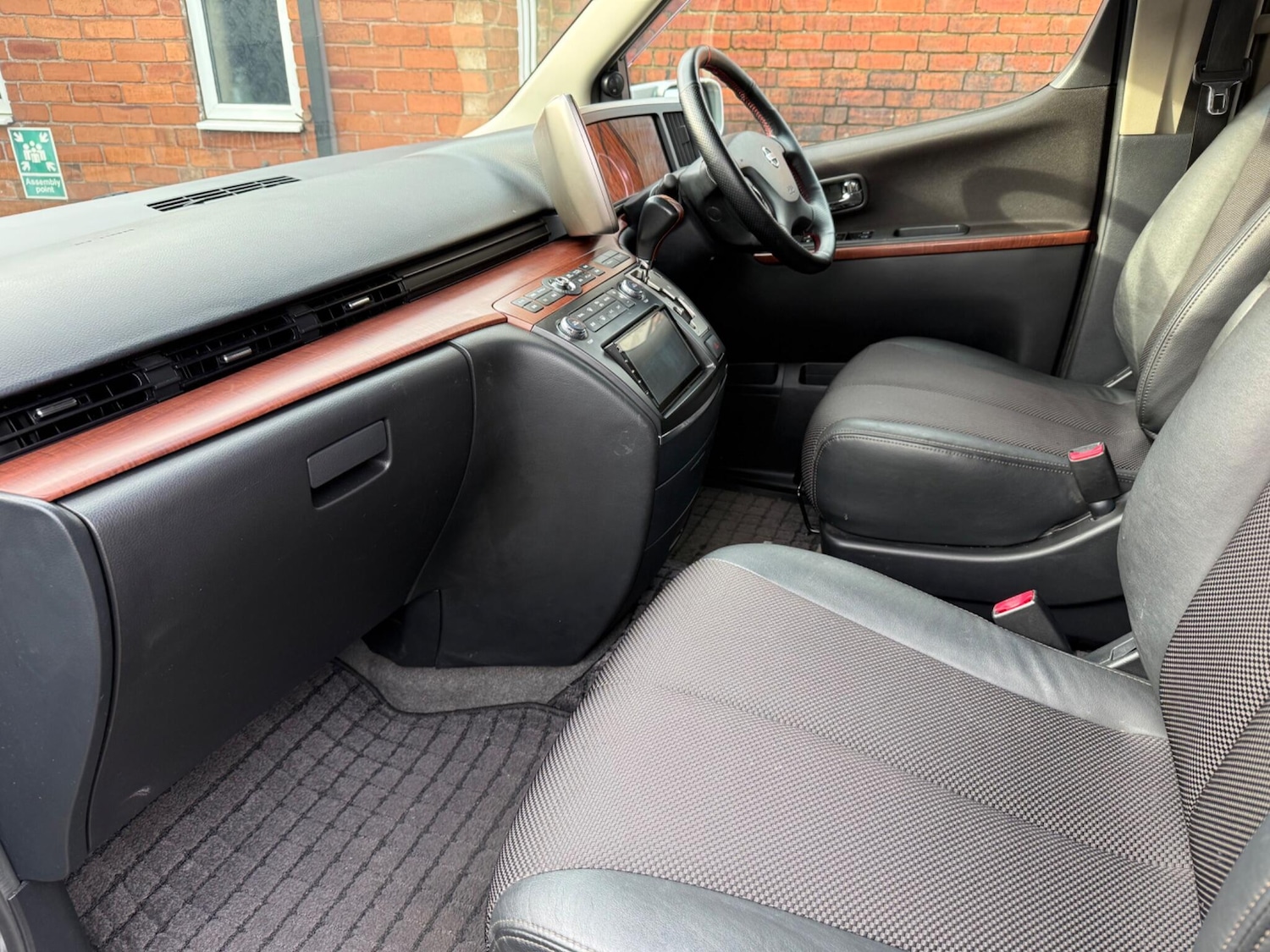 Used Nissan Elgrand 2022 for sale - 77510834: Photo 14