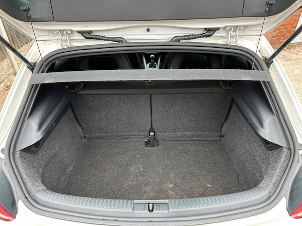 Used Volkswagen Scirocco 2012 for sale - 76306478: Photo 7