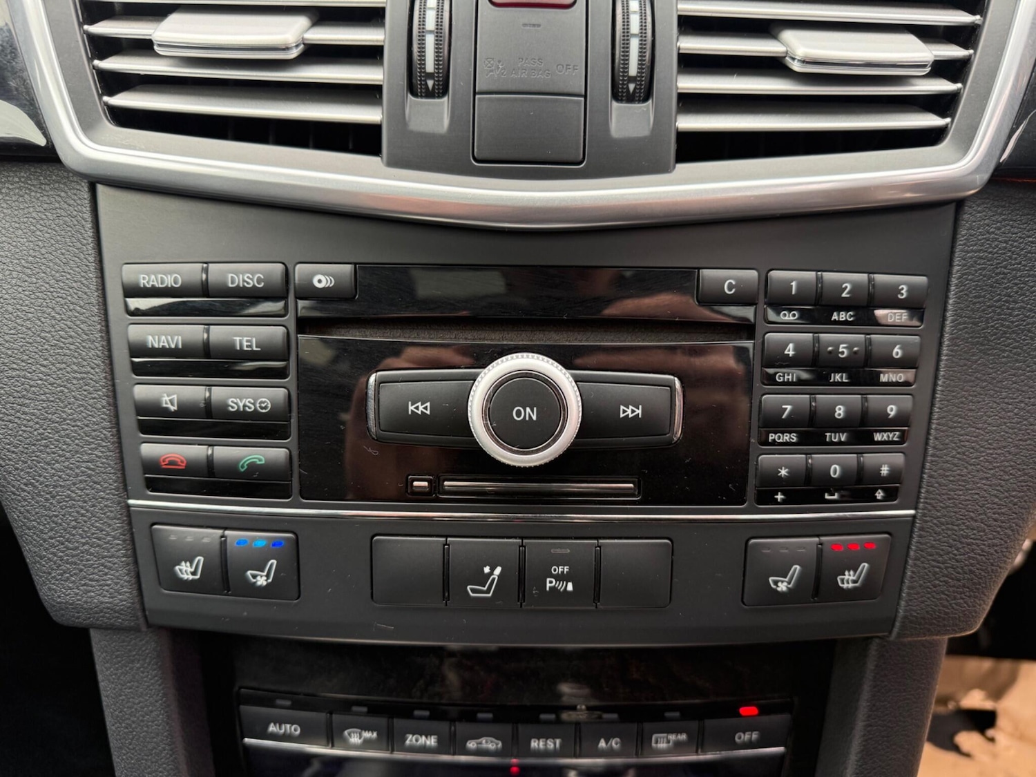 Used Mercedes-Benz E Class 2010 for sale - 77924892: Photo 21