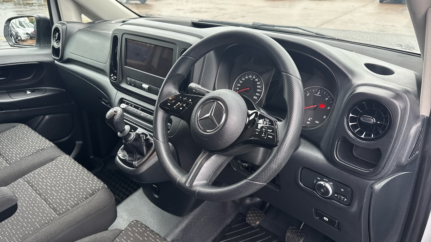 Used Mercedes-Benz Vito 2024 for sale - 77515325: Photo 11