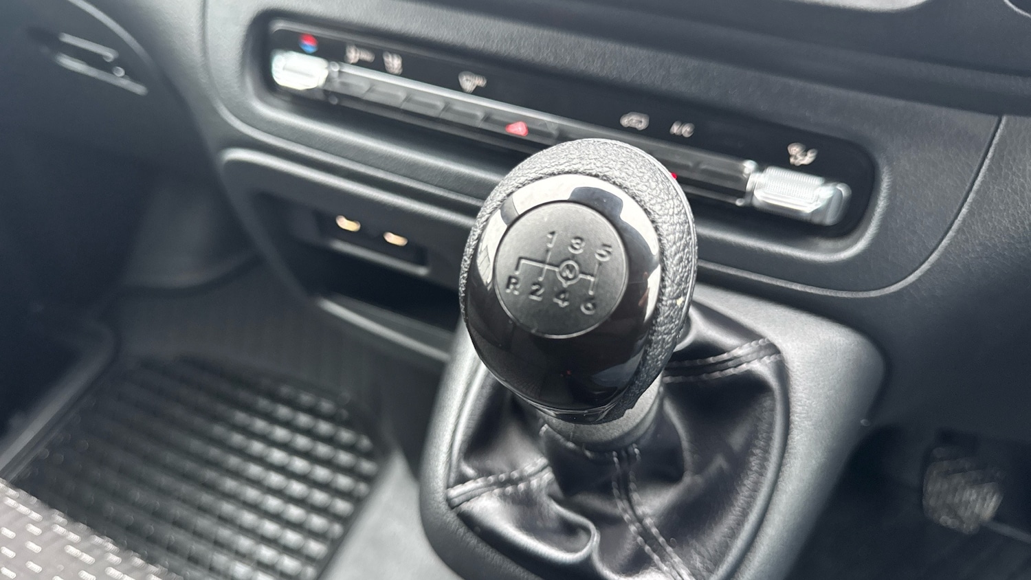 Used Mercedes-Benz Vito 2024 for sale - 77515325: Photo 22