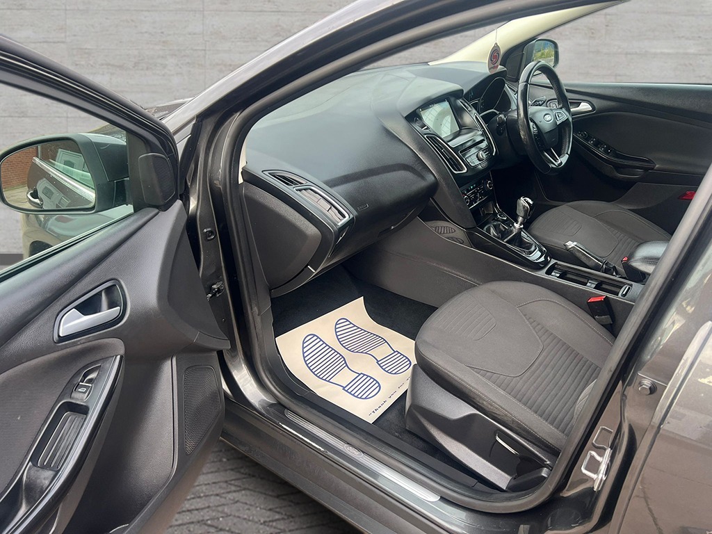 Used Ford Focus 2017 for sale - 76613584: Photo 12