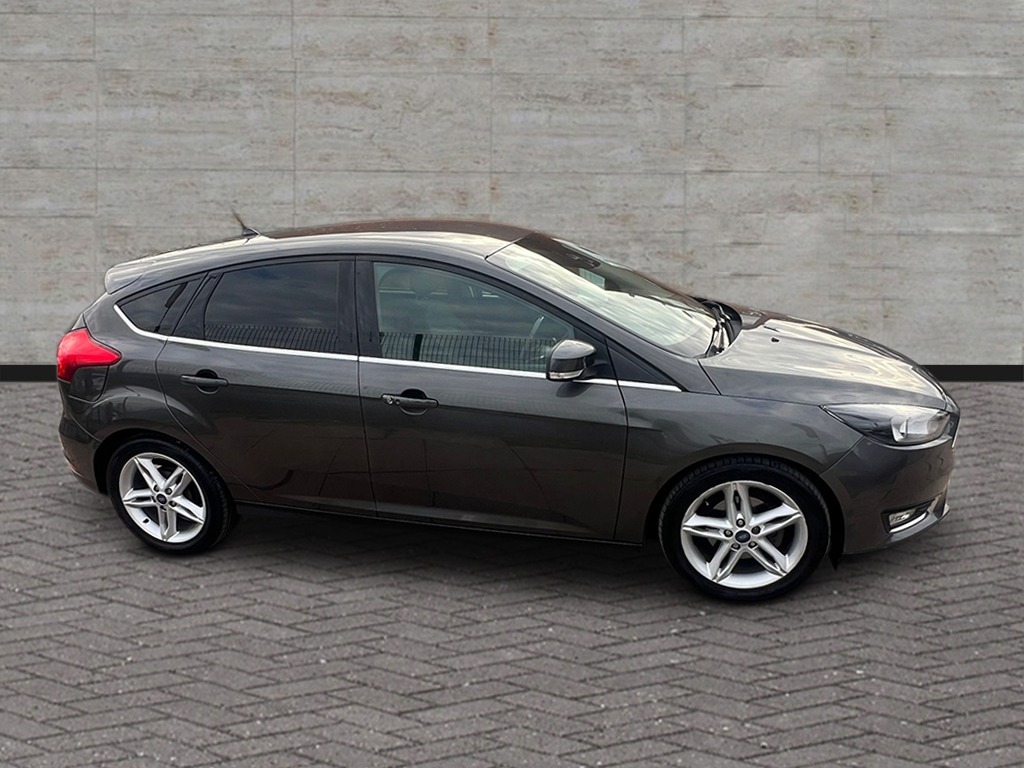 Used Ford Focus 2017 for sale - 76613584: Photo 3