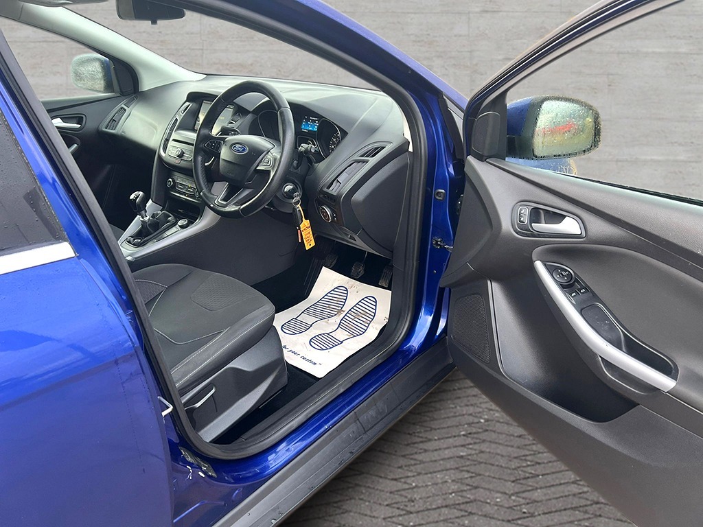 Used Ford Focus 2015 for sale - 77055146: Photo 12